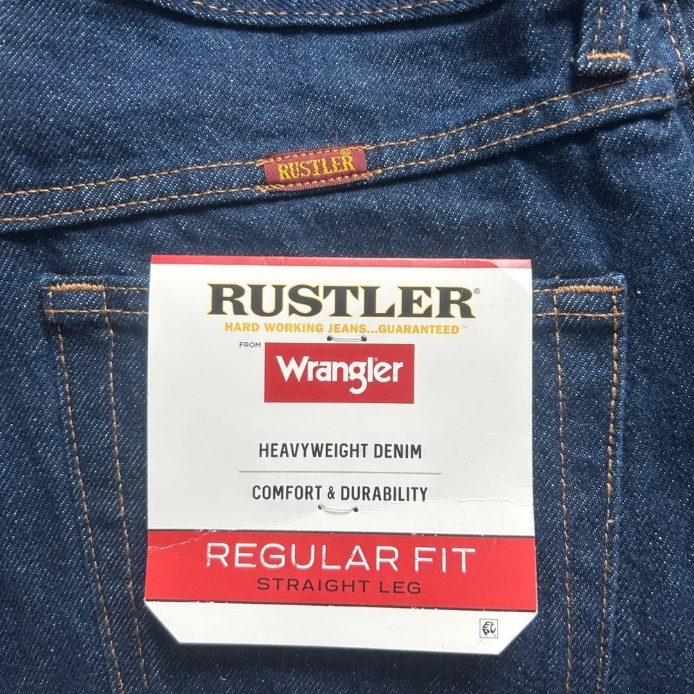 Wrangler Regular Fit Straight Leg Jeans in Dark Blue - Picture 4 of 4